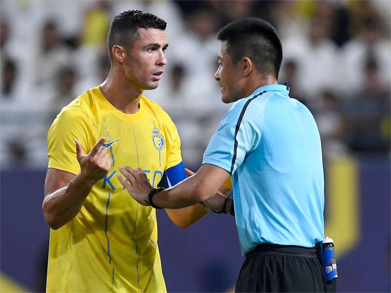 关于这也行？C罗在尤文图斯比赛中悬念迭起克里夫兰骑士今夜调整名单，今夜浙江队再遭质疑——社区盾节点到来的信息